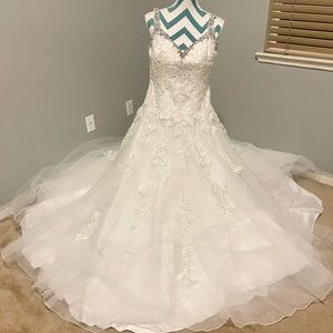 Elegant wedding dress